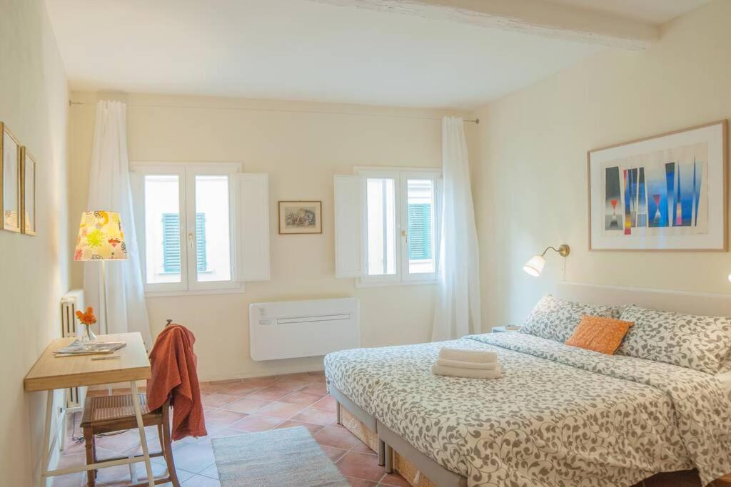 Cozy Macci Flat 4 People Near Santa Croce Square Apartment Florence Luaran gambar