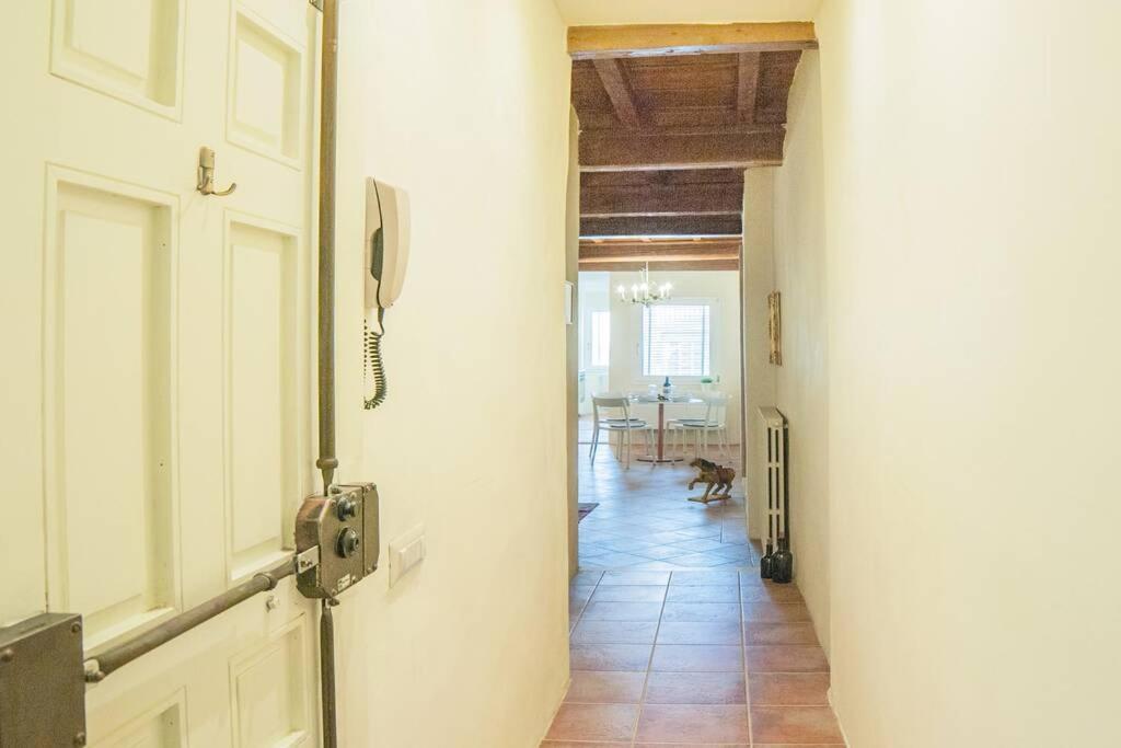 Cozy Macci Flat 4 People Near Santa Croce Square Apartment Florence Luaran gambar