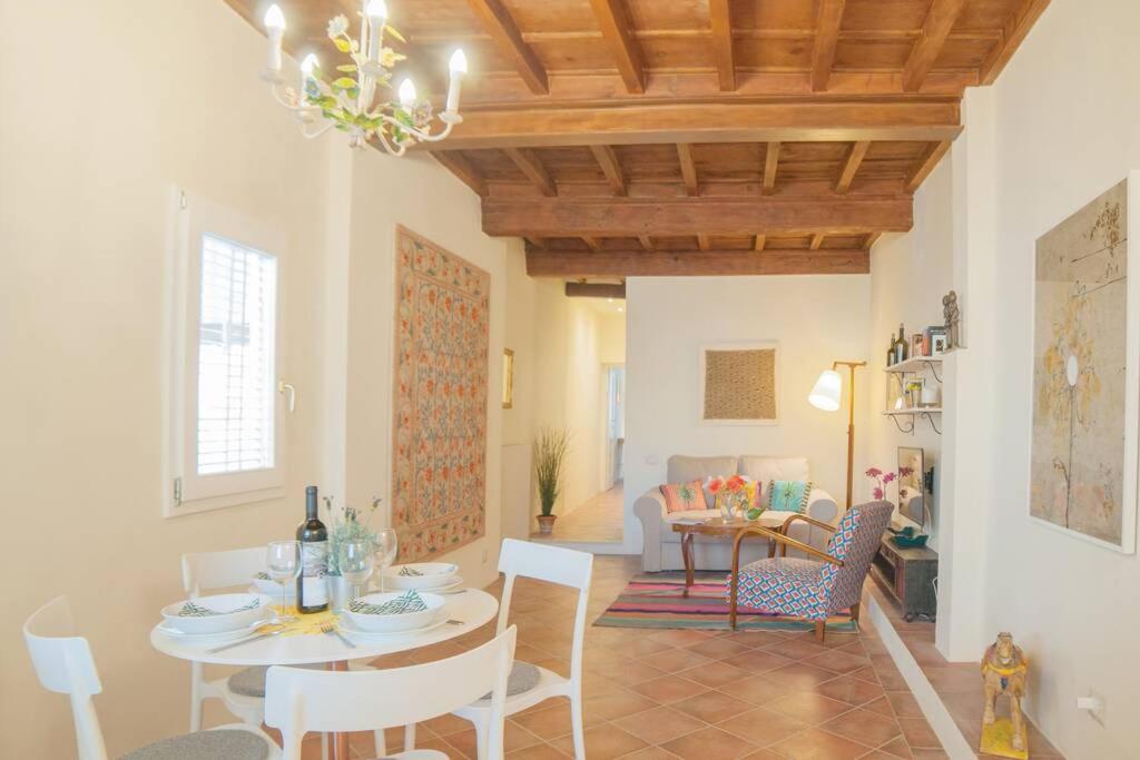 Cozy Macci Flat 4 People Near Santa Croce Square Apartment Florence Luaran gambar